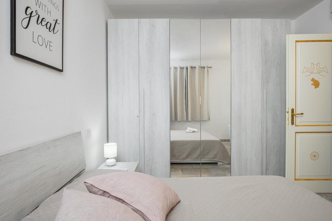 Casa Vacanze Lo Squalo Olbia Ngoại thất bức ảnh